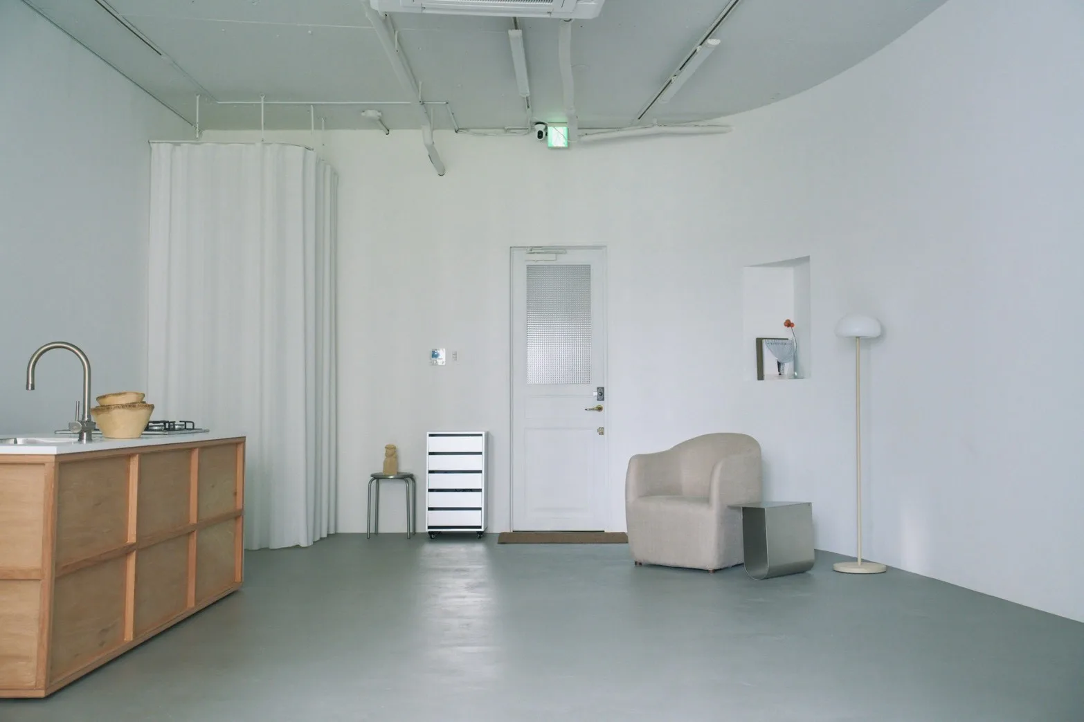WHITE ROOM 原状回復基準写真 キッチン側